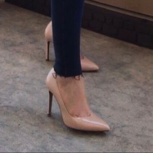 Meet your Posher, Sabina